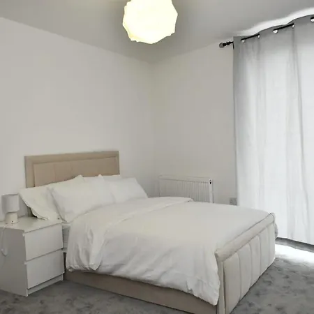 Spacious 2Bedroom Apartment In London City Airport Exterior photo