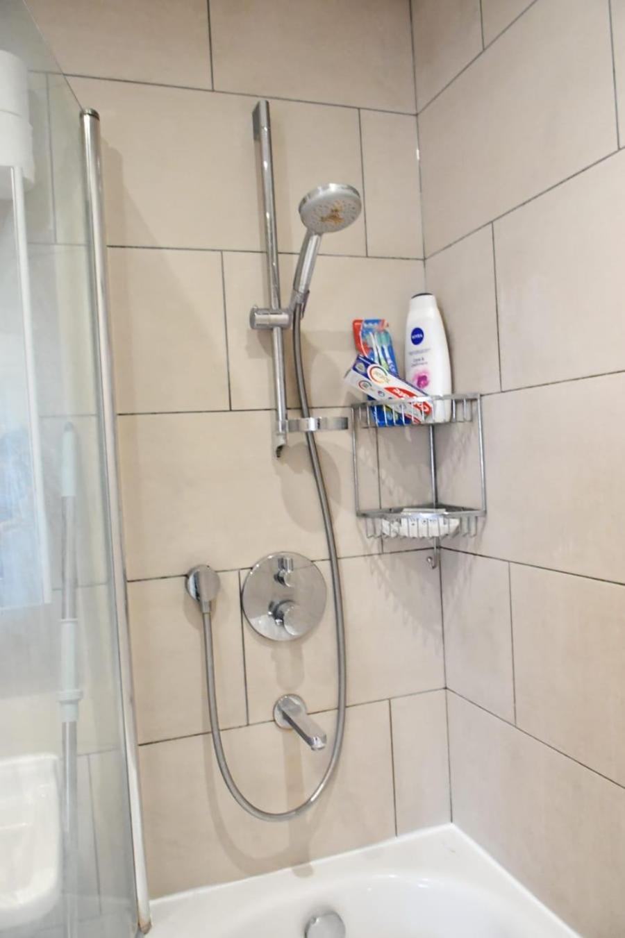 Spacious 2bedroom In Airport Apartamento Londres