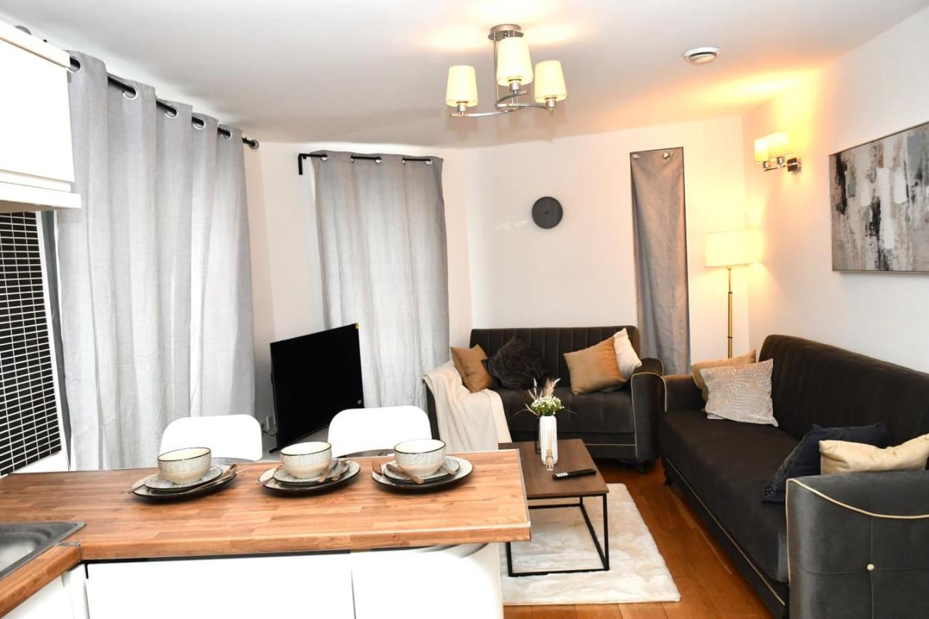 Spacious 2bedroom In Airport Apartamento Londres