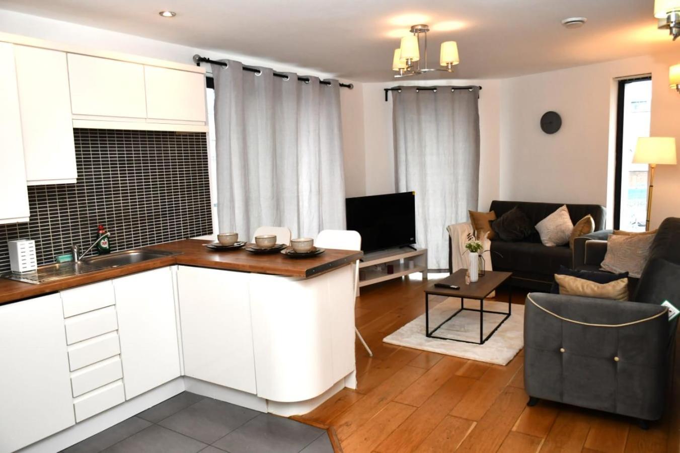 Apartamento Spacious 2bedroom In Airport *