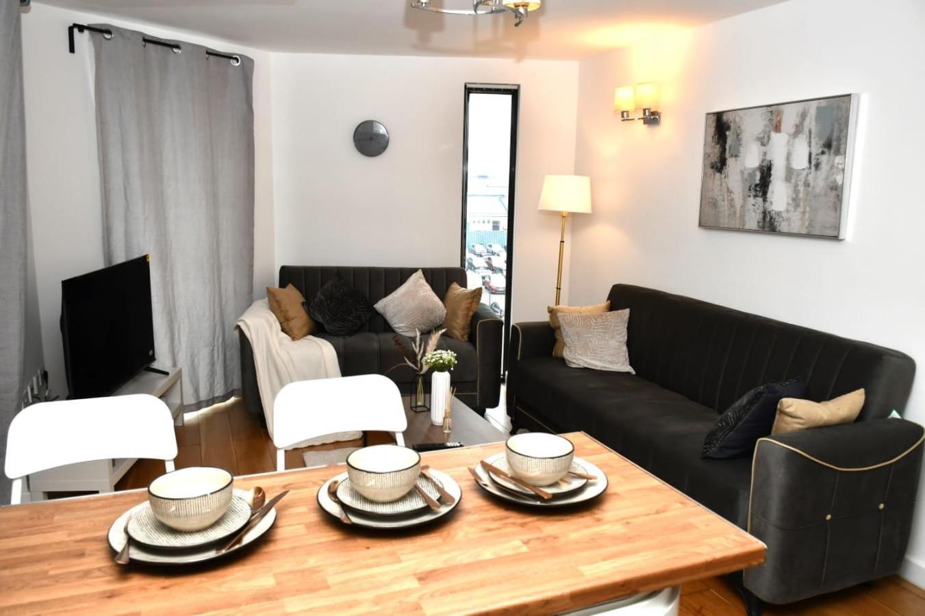 Apartamento Spacious 2bedroom In Airport Londres
